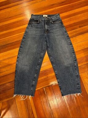 Agolde Dark Blue Barrel-Leg Jeans with Frayed Hem